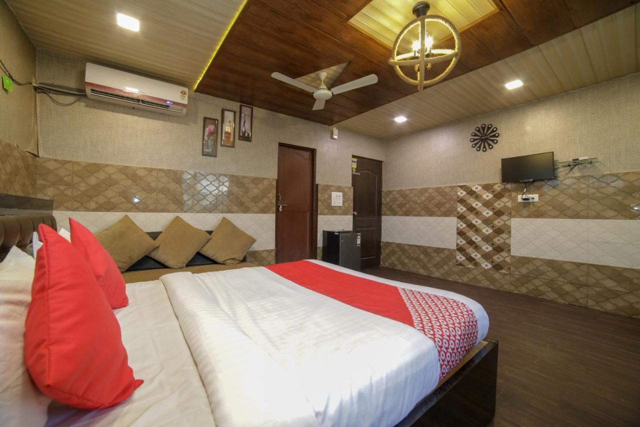 Oyo Flagship Hotel Chandani Rāipur Exterior photo